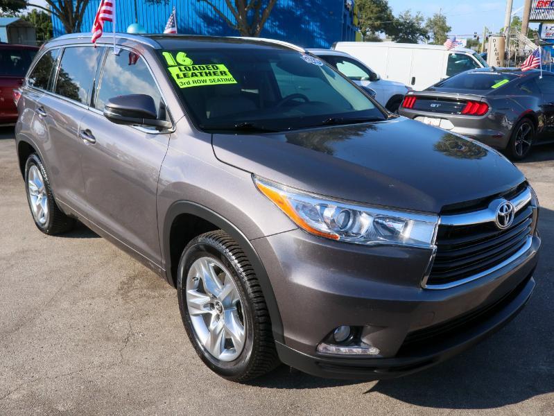 used 2016 Toyota Highlander car, priced at $22,995