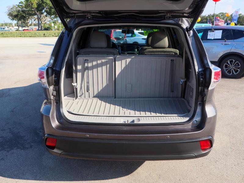 used 2016 Toyota Highlander car, priced at $22,995