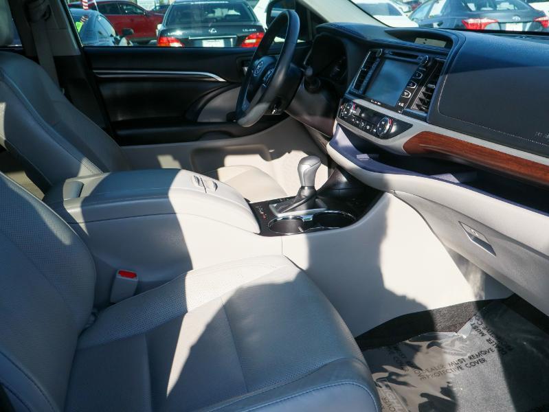 used 2016 Toyota Highlander car, priced at $22,995
