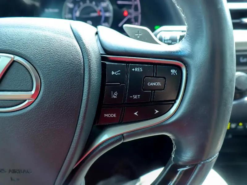 used 2020 Lexus ES 350 car, priced at $27,990