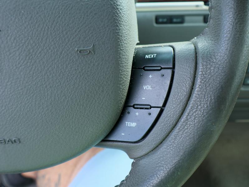 used 2009 Lincoln Town Car car, priced at $12,880