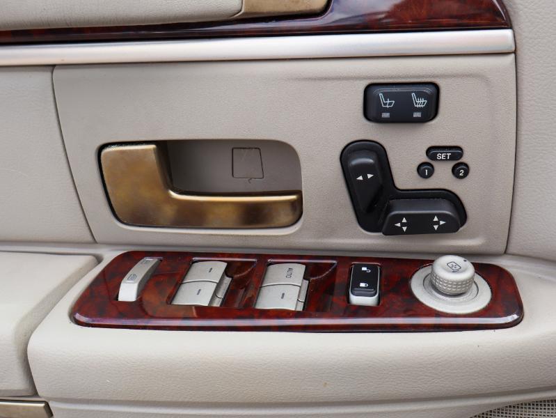 used 2009 Lincoln Town Car car, priced at $12,880