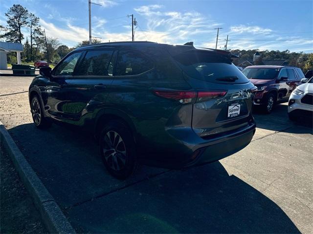 used 2022 Toyota Highlander car, priced at $34,745