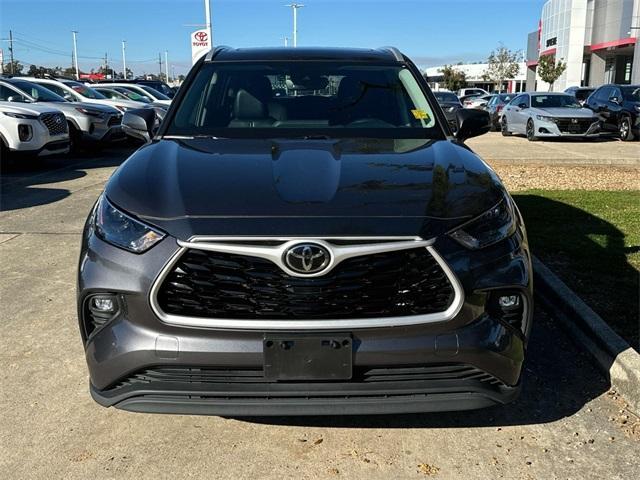 used 2022 Toyota Highlander car, priced at $34,745