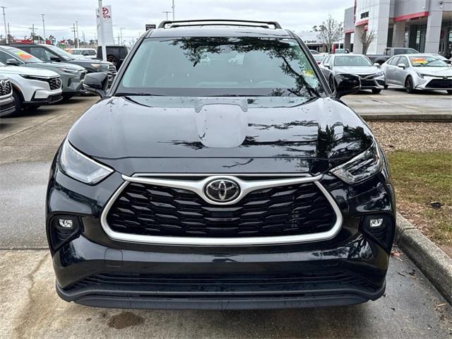 used 2023 Toyota Highlander car, priced at $32,990