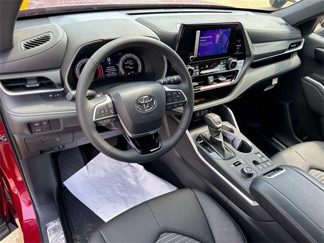new 2025 Toyota Highlander car, priced at $51,655