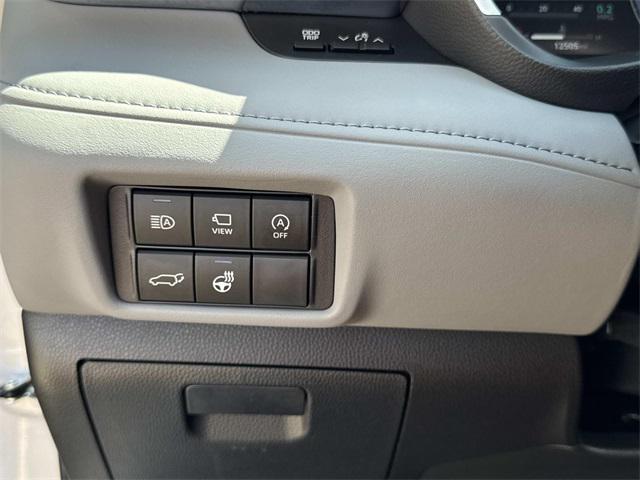 used 2024 Toyota Highlander car, priced at $49,790