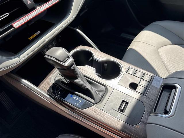 used 2024 Toyota Highlander car, priced at $49,790