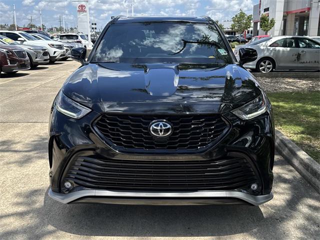 used 2022 Toyota Highlander car, priced at $37,790