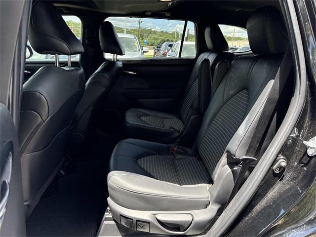 used 2022 Toyota Highlander car, priced at $37,790