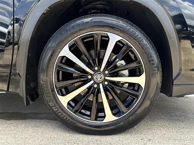 used 2022 Toyota Highlander car, priced at $37,790