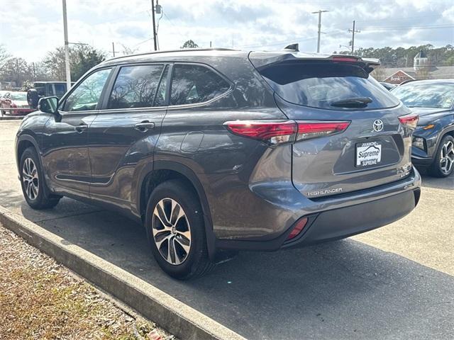 used 2023 Toyota Highlander car, priced at $38,890