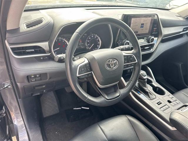 used 2023 Toyota Highlander car, priced at $38,890