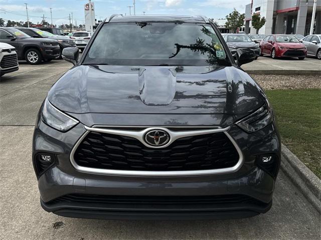 used 2022 Toyota Highlander car, priced at $34,790