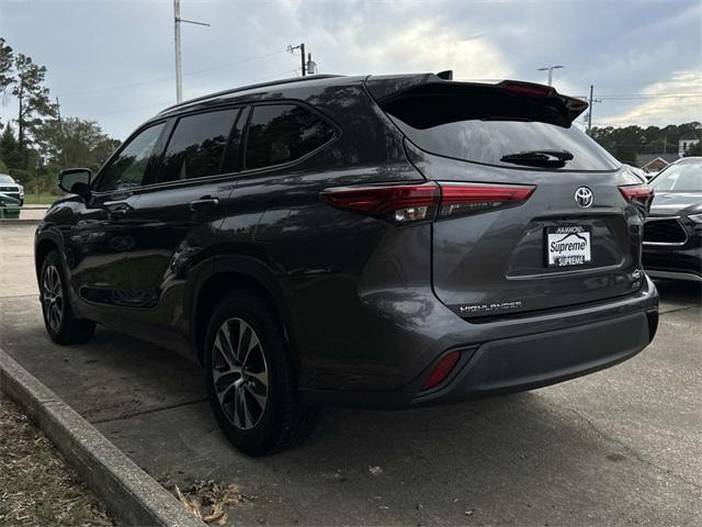 used 2022 Toyota Highlander car, priced at $34,790
