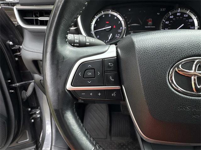 used 2022 Toyota Highlander car, priced at $34,790