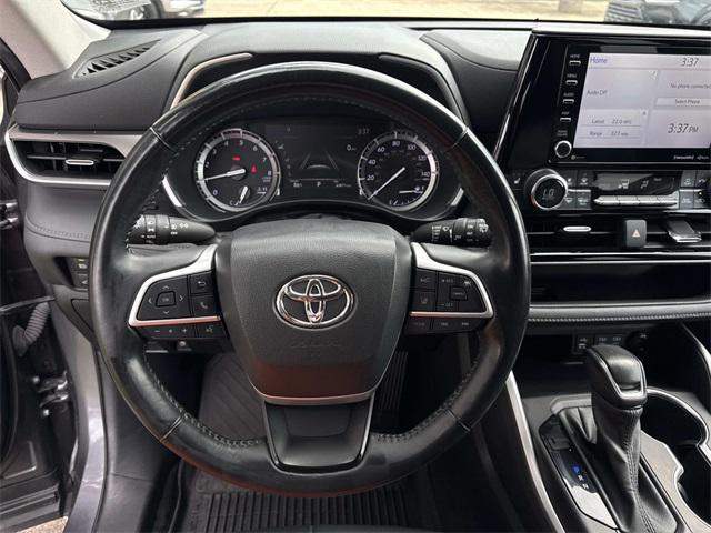 used 2022 Toyota Highlander car, priced at $34,790
