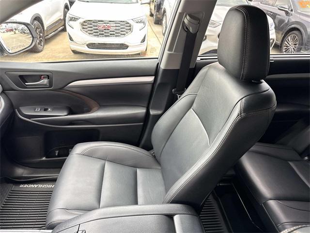 used 2019 Toyota Highlander car, priced at $28,790