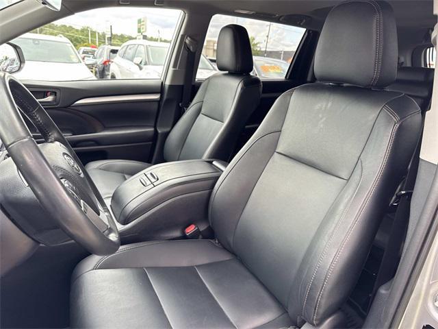 used 2019 Toyota Highlander car, priced at $28,790