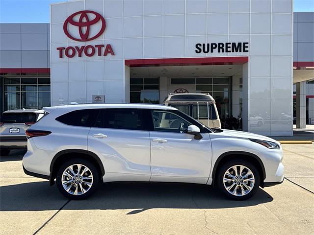 new 2025 Toyota Highlander car, priced at $51,295