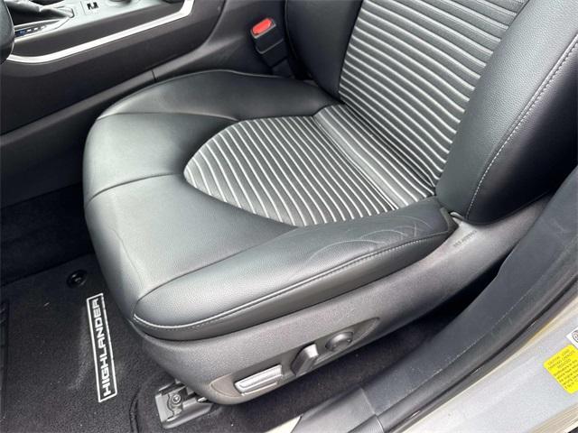 used 2022 Toyota Highlander car, priced at $37,980