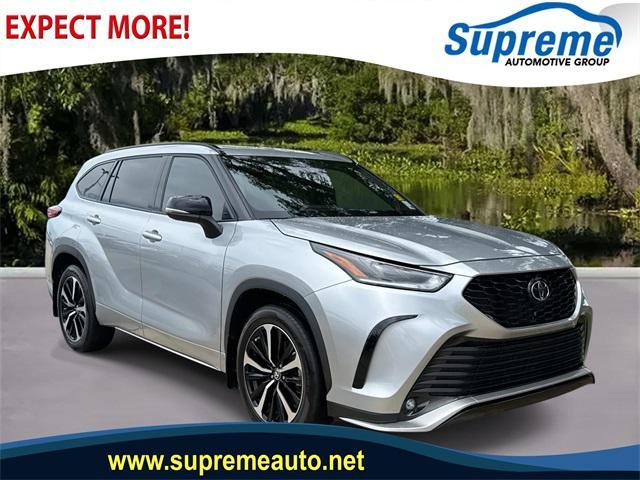 used 2022 Toyota Highlander car, priced at $37,980