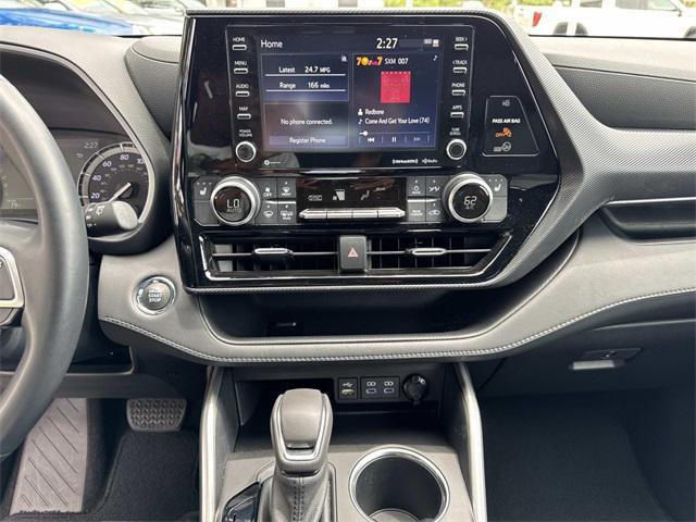 used 2022 Toyota Highlander car, priced at $37,980