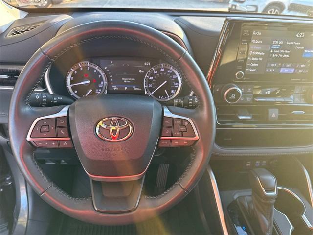 used 2022 Toyota Highlander car, priced at $34,445