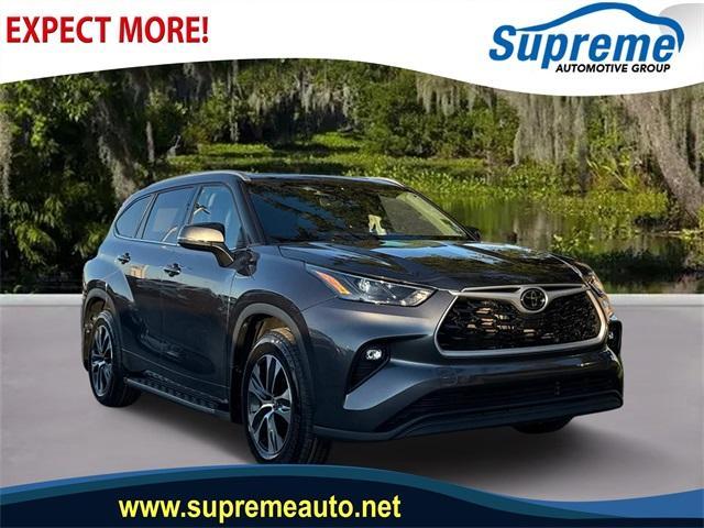 used 2022 Toyota Highlander car, priced at $34,445