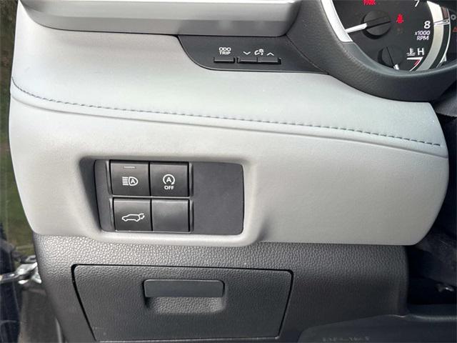 used 2023 Toyota Highlander car, priced at $38,590