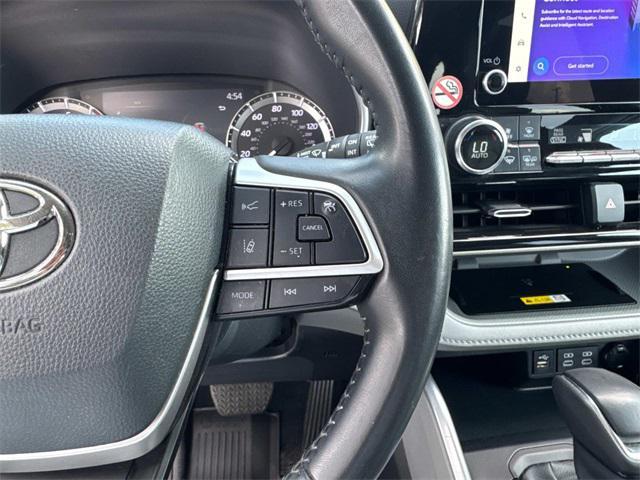 used 2023 Toyota Highlander car, priced at $38,590