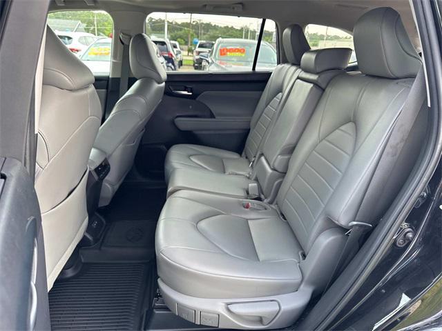 used 2023 Toyota Highlander car, priced at $38,590