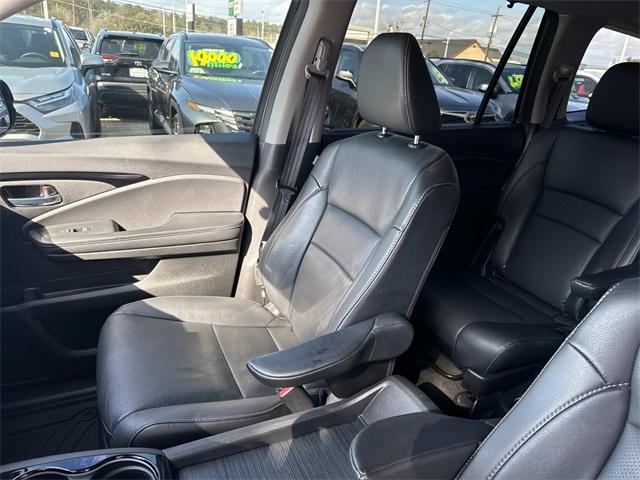 used 2022 Honda Pilot car, priced at $37,994