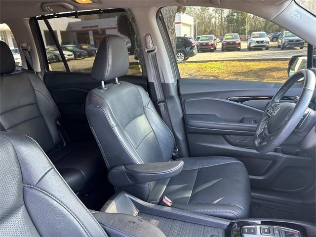 used 2022 Honda Pilot car, priced at $37,994