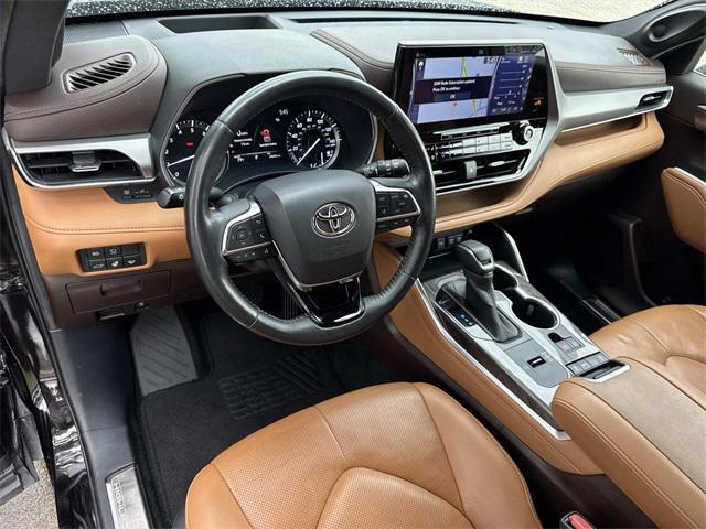 used 2020 Toyota Highlander car, priced at $35,890