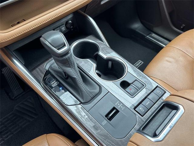 used 2020 Toyota Highlander car, priced at $35,890