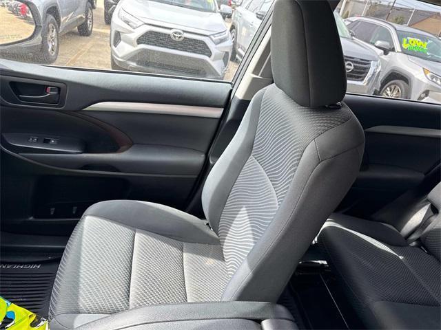 used 2019 Toyota Highlander car, priced at $23,790