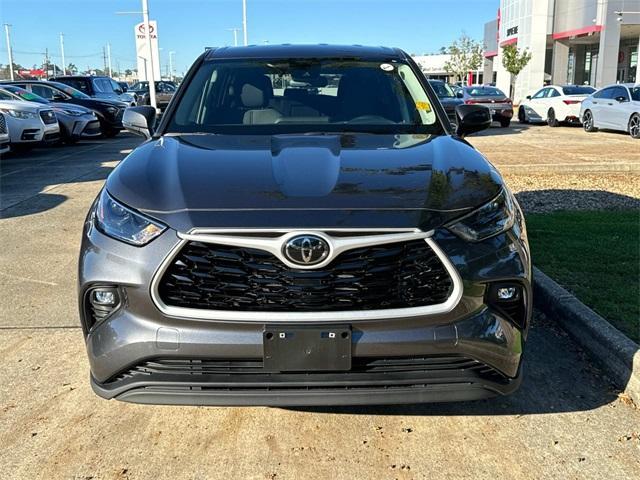 used 2023 Toyota Highlander car, priced at $33,990