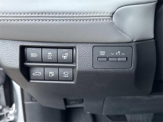 used 2022 Toyota Avalon Hybrid car, priced at $25,990