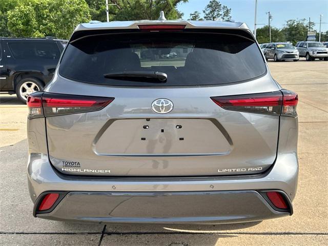 new 2025 Toyota Highlander car, priced at $53,453