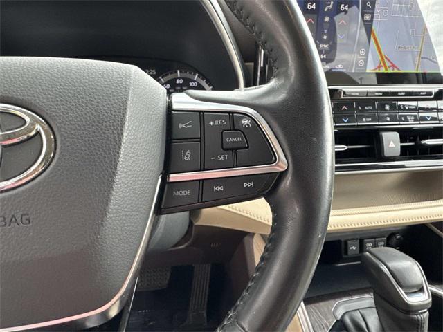 used 2021 Toyota Highlander car, priced at $37,868