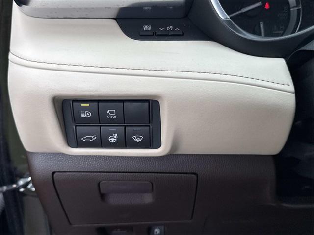used 2021 Toyota Highlander car, priced at $37,868