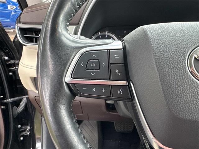 used 2021 Toyota Highlander car, priced at $37,868