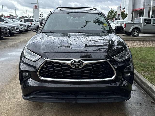 used 2021 Toyota Highlander car, priced at $37,868