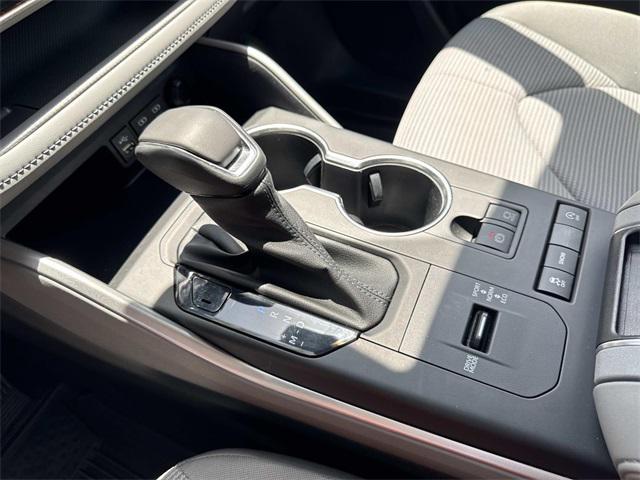 used 2022 Toyota Highlander car, priced at $32,490