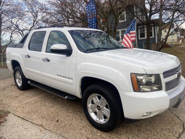 used 2008 Chevrolet Avalanche car, priced at $9,995