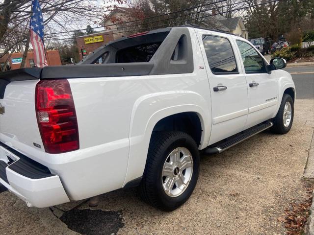 used 2008 Chevrolet Avalanche car, priced at $9,995