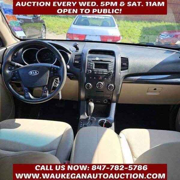 used 2013 Kia Sorento car, priced at $3,200