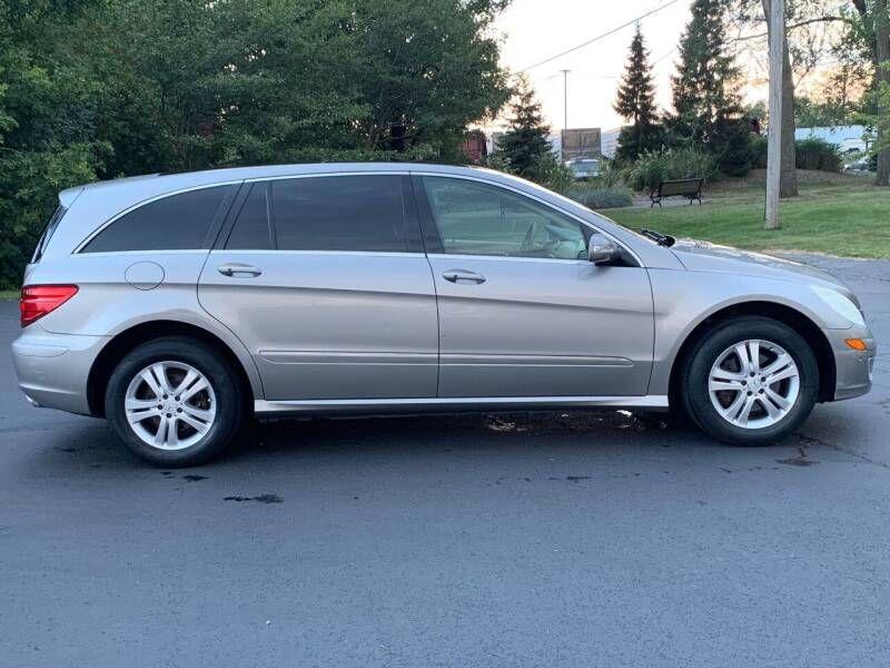 used 2006 Mercedes-Benz R-Class car, priced at $7,495