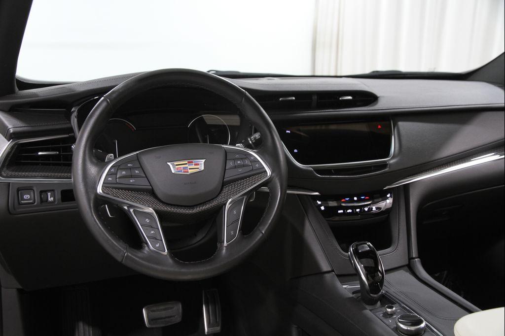 used 2023 Cadillac XT5 car, priced at $37,990